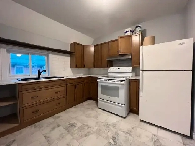 Uptown Waterloo unit 4 Bdrm/ 2 Full Bath Availabme Immediately Image# 1