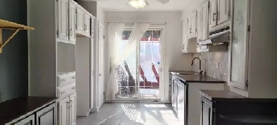 Logement à louer, 5 1/2 à Rosemont avec cour et stationnement Image# 1