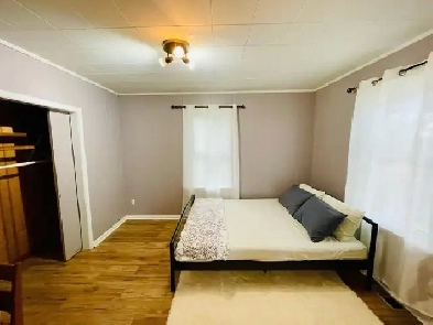 Room for Rent Near University of Niagara Falls,ON Downtown Image# 1