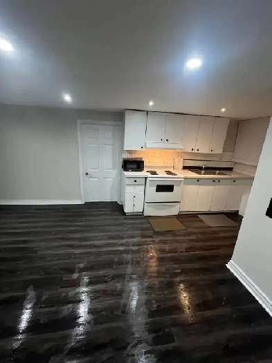 2 BHK PRIVATE BASEMENT AVAILABLE NEAR COOKSVILLE ,MISSISSUAGA Image# 6