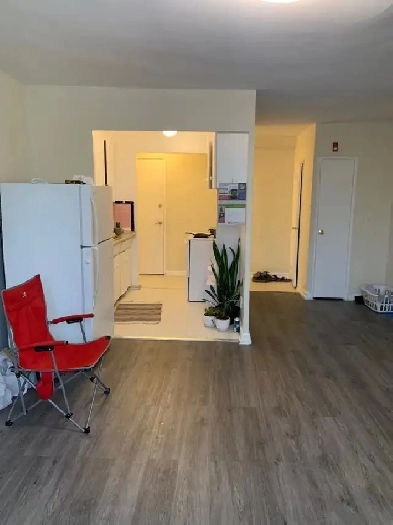 2 Private Rooms for Rent – Etobicoke (Lakeshore Blvd W) Image# 1