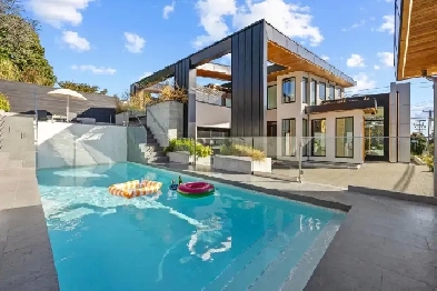 Seasonal Luxury Modern Smart House · Mid/Long-Term Rental Image# 1