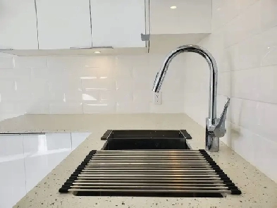 Beautifully Renovated Upper Floor 5 ½ in the Heart of Verdun! Image# 1