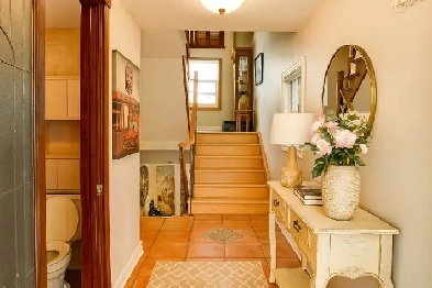 For sale! 54 Carnival Ct. Detached home in Image# 6