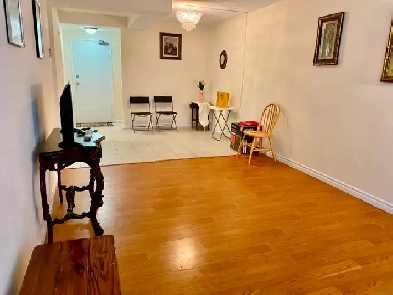 TORONTO CONDO 4 RENT CORNER GROUND LEVEL W/PATIO/BACKYARD $3050 Image# 1