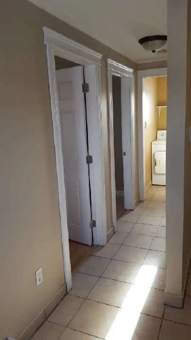 3 Bedroom Up and down duplex!Heat/Lights included! Image# 1