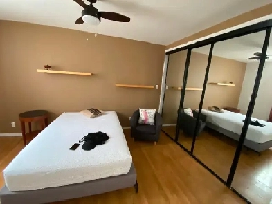 Belle et grande chambre pour étudiant - centre-ville Image# 1