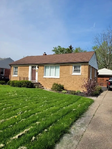 Full House in South Windsor Image# 1