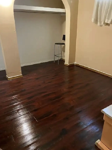 5 min Walk to Whitehorn Ctrain/ Near Airport and Industrial Area Image# 1