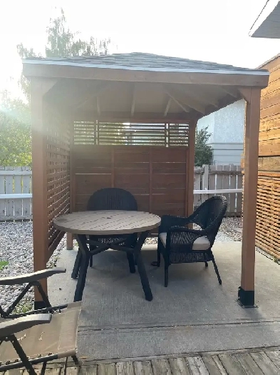 Very Large Master Bedroom close to Chinook Image# 1