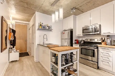 WOW! Spacieux, 1 cac et belle luminosité! Gym! Pool! Image# 1