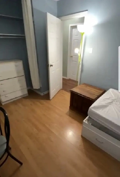 ONE PERSON in 1 room $630, however 2 PERSONS in 1 room is $1,100 Image# 2