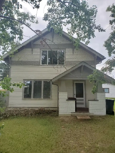 House for Rent in Mannville Image# 1