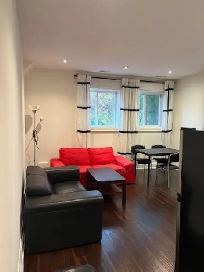 one Bedroom Apartment In Gorgeous Luxury Home.9ft Ceilings Image# 1