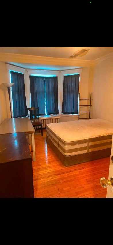 High Park Blvd-Roncesvalles Large PRIVATE Furnished Room Image# 1