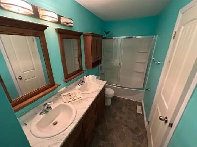 3 Bed Condo - Private Entrance - Utilities Incl. - Century Park Image# 1