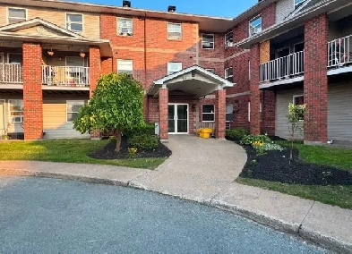 SPACIOUS 2 BEDROOM 2 LEVEL CLAYTON PARK WEST Image# 1