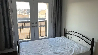 Ensuite Room Bayview and 16th Image# 1