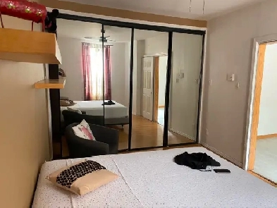 Étudiant - belle et grande chambre équipée - centre-ville Image# 1