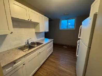 UPDATED ONE BEDROOM APARTMENT CLOSE TO THE COLLEGE Image# 1