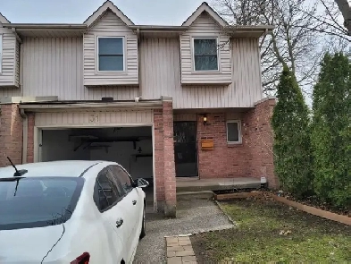 $2650 plus Utilities-3 Bedrooms & 2 Washrooms Townhouse in Image# 9