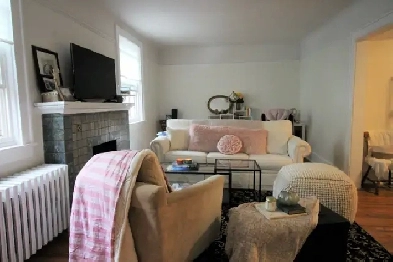 1 Bedroom   Den available November or December 1st Image# 1