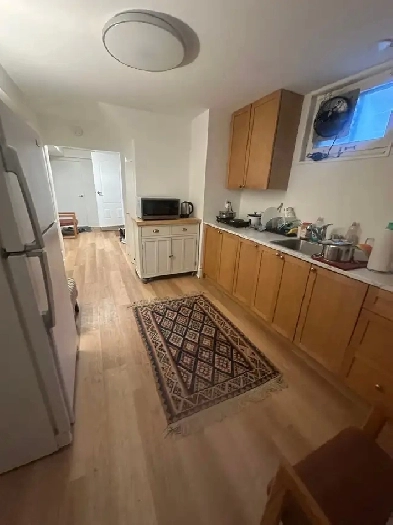 BRIGHT ROOM FOR RENT - LESLIE AND FINCH - SENECA NEWNHAM Image# 1