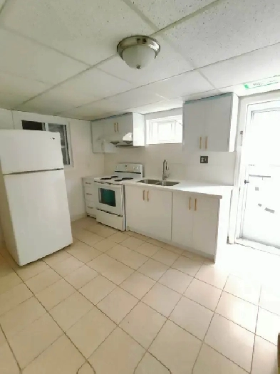 Two/Three Bedrooms apartment basement at Markham Image# 1