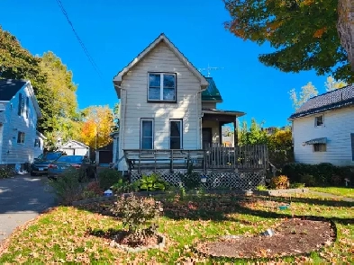 $1450 for 2 Bedroom Suite in Century Home Image# 9