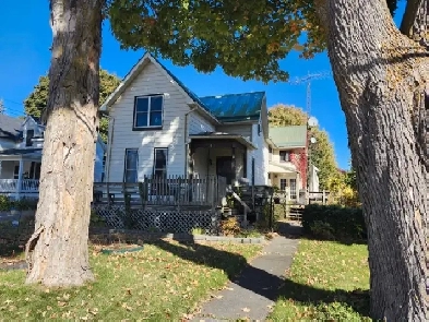 Half house for rent (2 bedroom  living room) Image# 1