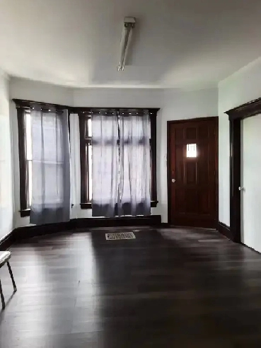 3-bedroom house in $1350 plus utilities in Windsor Image# 1