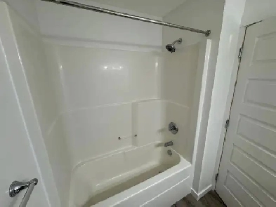 Two Bedroom, Two Bathroom, Pet Friendly Townhouse Image# 1