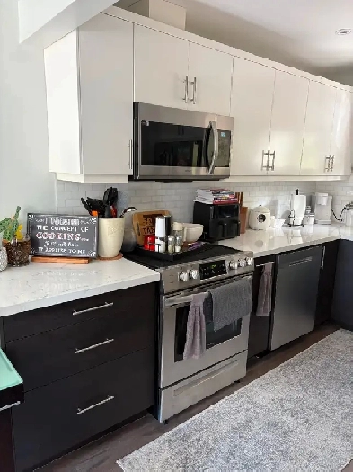 Completely Renovated 2 Bedroom 1Bath/ West End/Available Dec 1st Image# 1