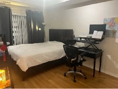 Clean private suite at Bay/Wellesley (female only) Image# 1