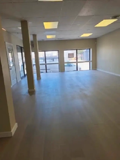 576 PRINCE STREET - PRIME RETAIL/OFFICE SPACE Image# 2