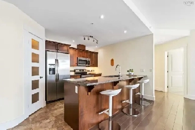 Luxury Waterfront Condo 2bed Den Image# 1