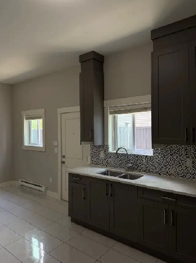 2 beds 1 bath -En Suite Image# 6