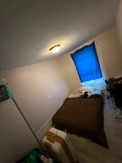 700 room in house Image# 10
