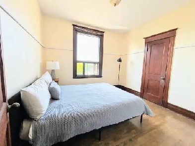 2 Beds  1 Bath NDG - ALL Included- Short & Long Term Image# 1