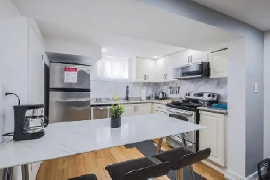 2 Bedroom Updated Apartment / Furnished Image# 5