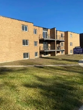 NEWLY RENOVATED 2 BEDROOM suite near Lawson Heights Mall Image# 2
