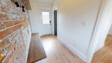 NEW-RENOVATED Modern Home I 2 Bdrm I Close To Everything Image# 1