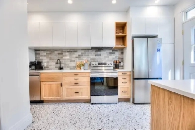 3 bedrooms, 2 washrooms on two floors steps to metro Image# 2