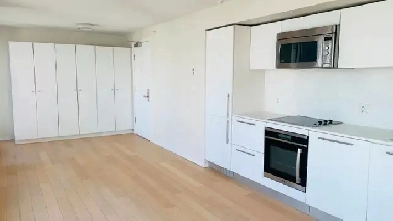 Modern 1-Bedroom Apartment in Downtown Vancouver Image# 7