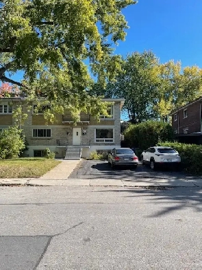 A LOUER, GRAND APPT. TROIS CHAMBRES, SAINT-LAMBERT Image# 9