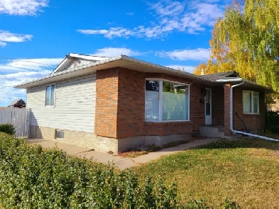 Rent Lowered House for rent in Beautiful Silver Springs NW Image# 1