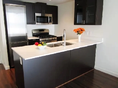 Convenient, High-rise, 1Bd   Bath   Den  1 Free parking Image# 4