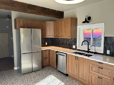 3.5 bedroom, 1.5 bath home century home Image# 6