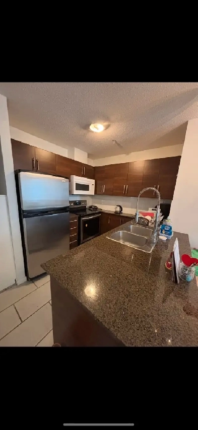 Close Skytrain,New Westminster,Douglas College Image# 1