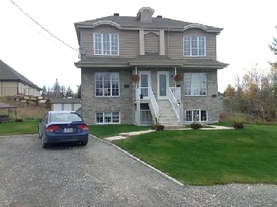 Triplex construction 2009 - St-Colomban - 46 020$ de revenus Image# 8